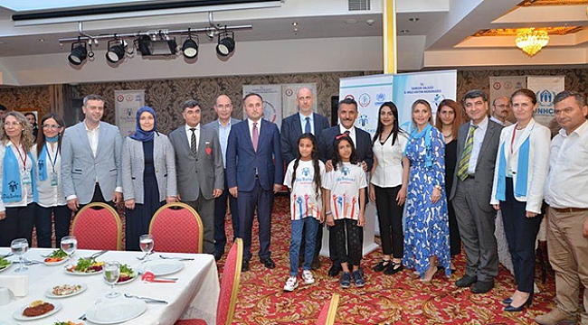 ‘Türkiye milyonlarca  mülteciye kucak açıyor’