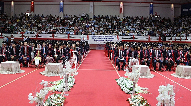 247 tıp öğrencisi doktorluğa adım attı