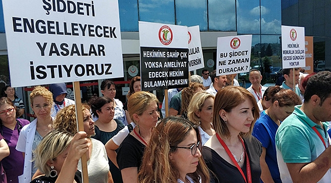 Samsun'da sağlıkçılardan sağlıkta şiddete tepki