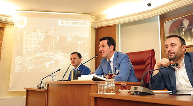 ‘Rekor yatırımları hayata geçiriyoruz’