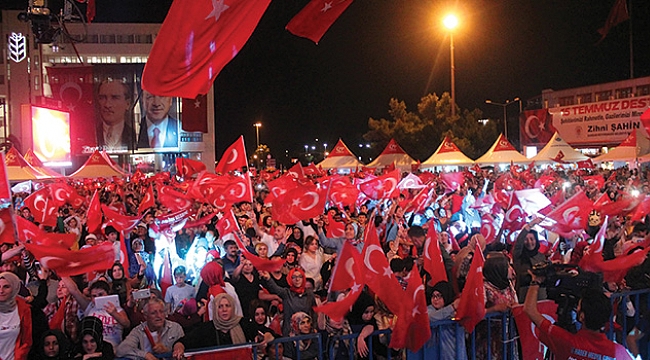 SAMSUN MEYDANA İNDİ