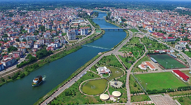 Çarşamba bayrama hazırlanıyor