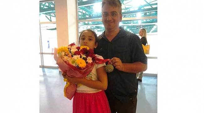 Berko İlaç buz pateni takımına altın madalya