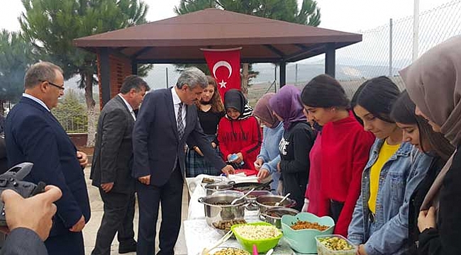 Mezuniyet yıllığı için kermes düzenlediler