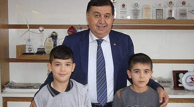 Minik başkan adayının  taleplerini yerine getirdi