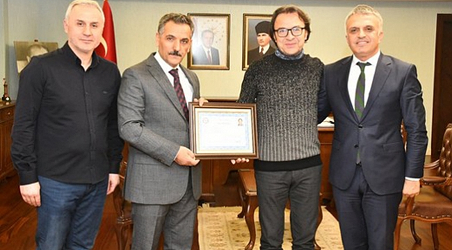 Samsunspor’un doktoruna başarı belgesi