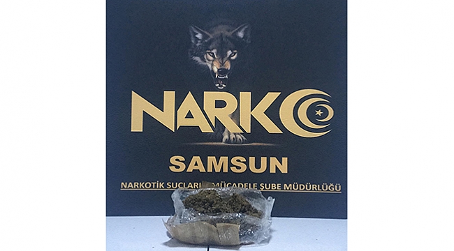 Yolcu otobüsünden inerken 1 kilo skunk ile yakalandı
