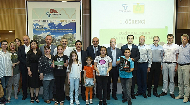 Tekkeköy Belediyesi  öğrencileri ödüllendirdi