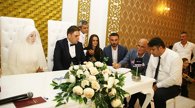 Şehit kardeşinin  nikah şahidi oldu