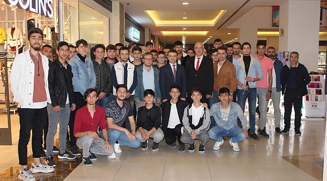 Bafra’da Ülkücüler sinema salonuna sığmadı