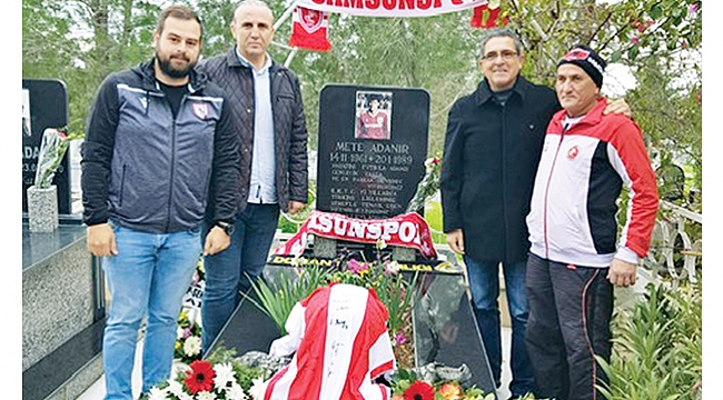 Mete Adanır kabri başındı anıldı