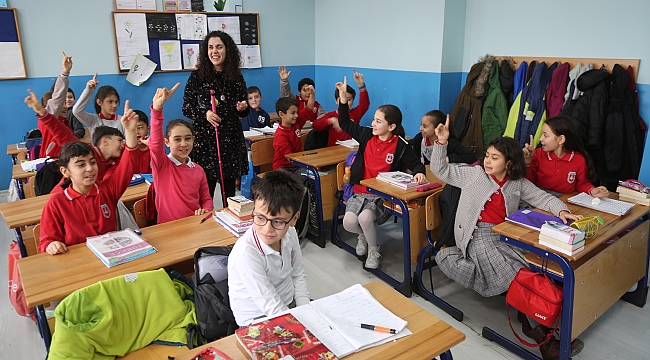 Zeynep öğretmen ışık oluyor