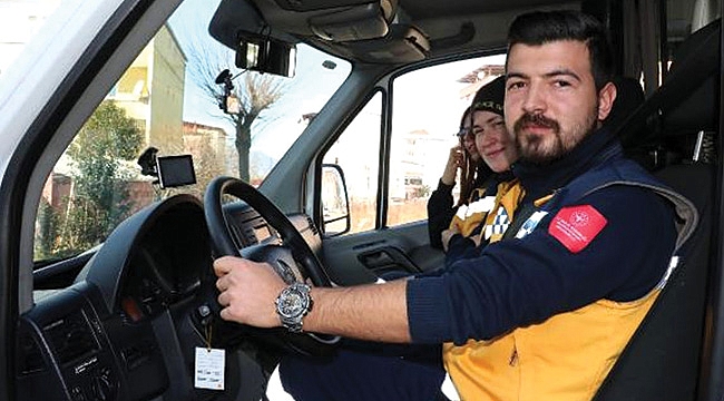 Ambulans şoförlerinin zamanla yarışan mesaisi