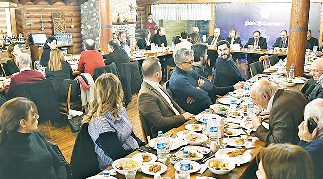 BAŞKAN DEMİR, MİMARLARLA BULUŞTU