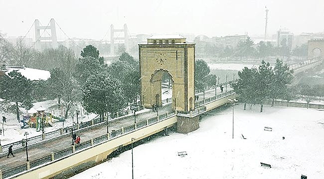 Çarşamba beyaza büründü