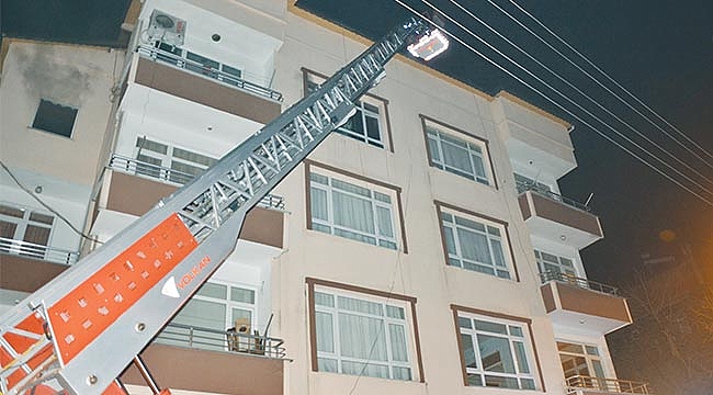 ELEKTRİK PRİZİ YANGINA NEDEN OLDU