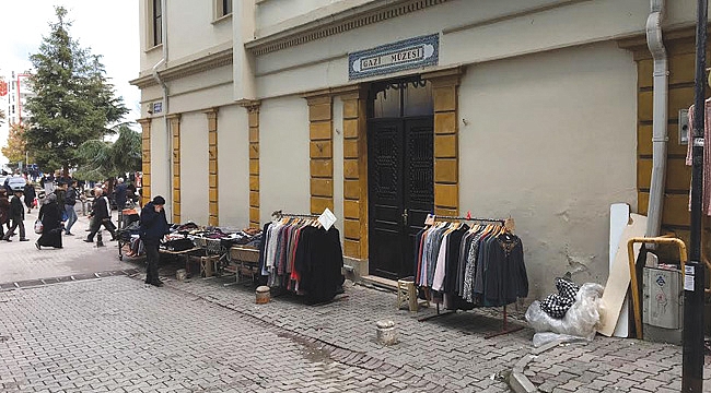 Gazi Müzesi’ni işportaya kiraladılar!