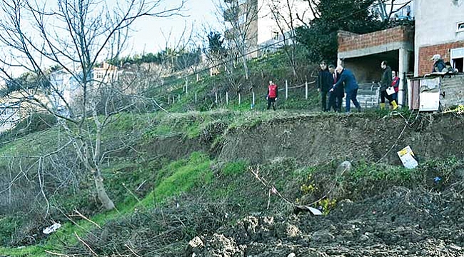 İki katlı bina tahliye edildi