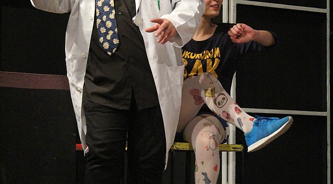 Seyir Tiyatrosu güldürdü