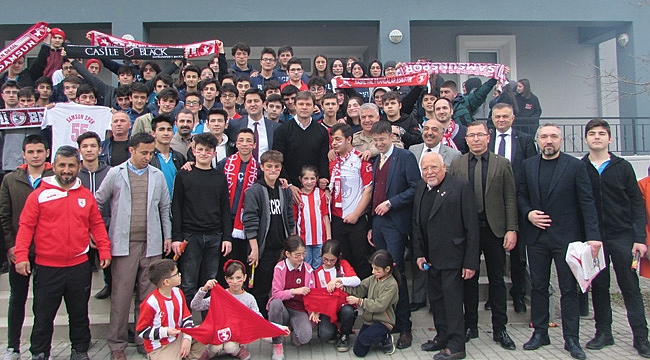 Teknik Direktör Ertuğrul Sağlam, lise öğrencileriyle buluştu