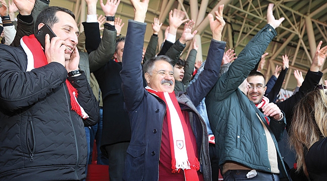 Tramvayla maça gitti personelle maç izledi