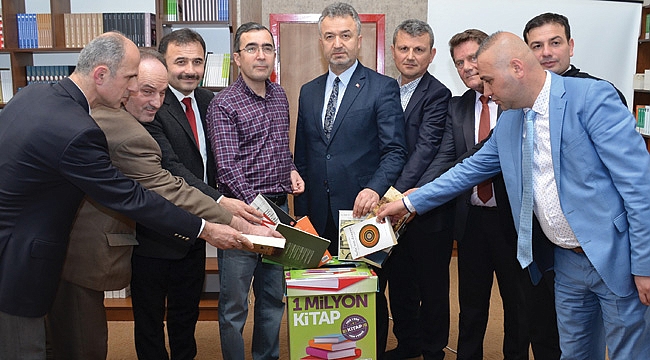 19 Mayıs kitap bağışlıyor