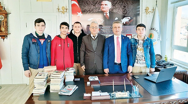 ALAÇAM DA KİTAP TOPLUYOR