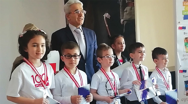 Atatürk’ün çocukları gururlandırdı