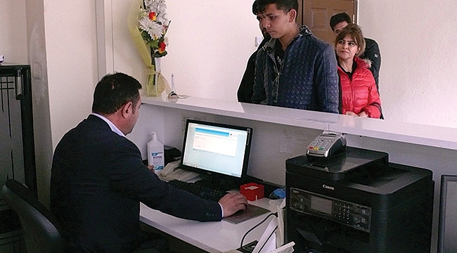 Başkan haftasonunu belediyede geçiriyor