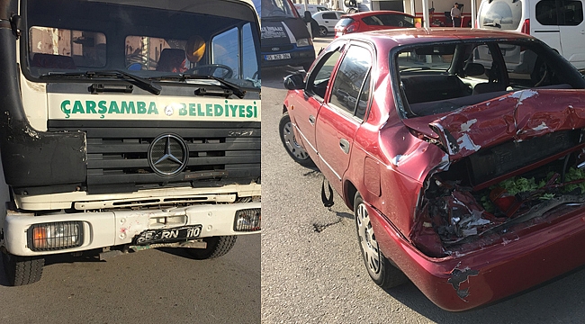 Belediye aracı otomobille çarpıştı