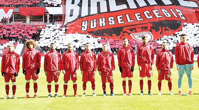 EVİNDE BİLEĞİ BÜKÜLMÜYOR