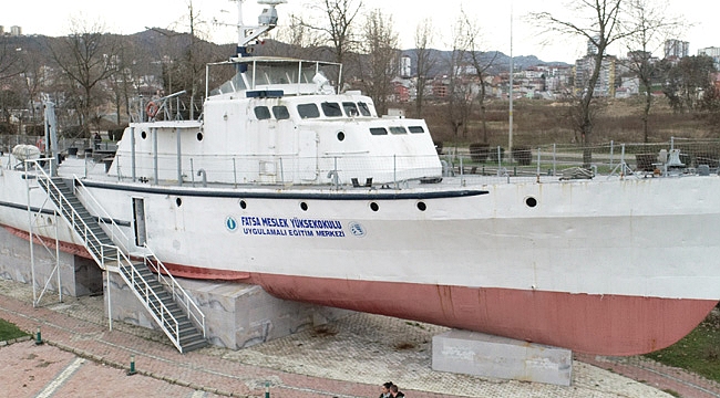 Hurda gemide mesleğe hazırlanıyorlar