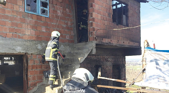 İKİ KATLI ODUN DEPOSUNDA YANGIN