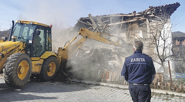 Ladik'te metruk binalar yıkılacak