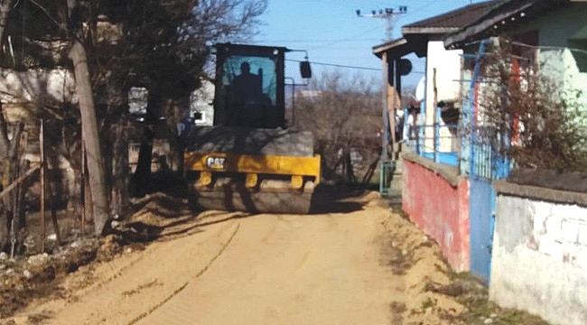 Ladik’te yol çalışmaları hızlandı