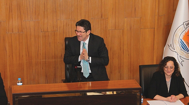 Mecliste korona virüse karşı Japon selamı