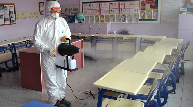 Okullar dezenfekte ediliyor