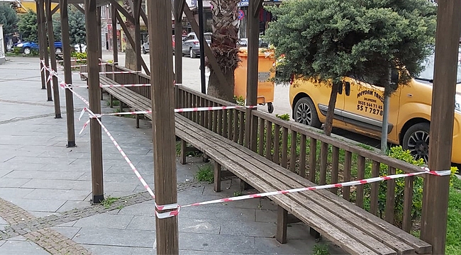 Oturma bankları şeritle kapatıldı!