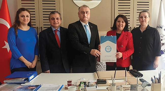 Özel’e 8 Mart ziyareti