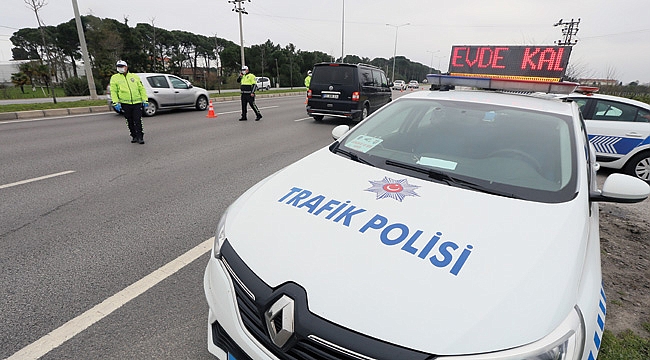 POLİSTEN SÜRÜCÜLERE: Evde kalın