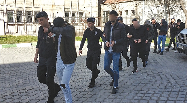 UYUŞTURUCUYA 'GECE'BASKINI:8 GÖZALTI