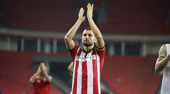 'FUTBOLCU OLMASAYDIM ASKER OLURDUM'