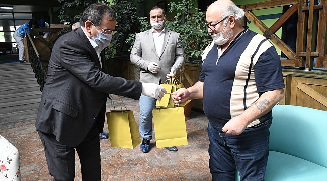 HUZUREVİNDE 'MORAL' GÜNÜ