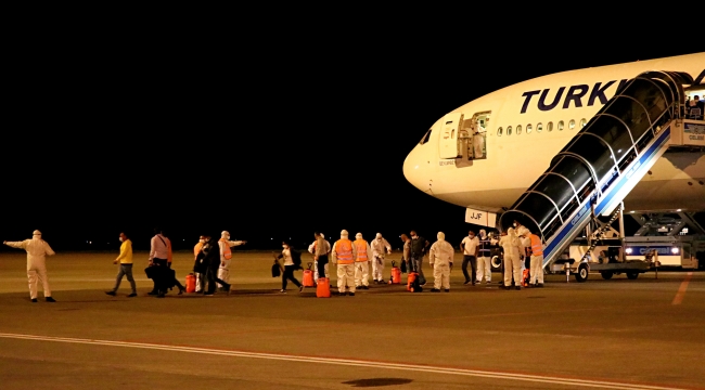 Kenya ve Tanzanya'dan 272 Türk vatandaşı Samsun'a getirildi