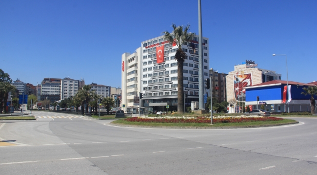 Samsun'da kara yolları da boş kaldı