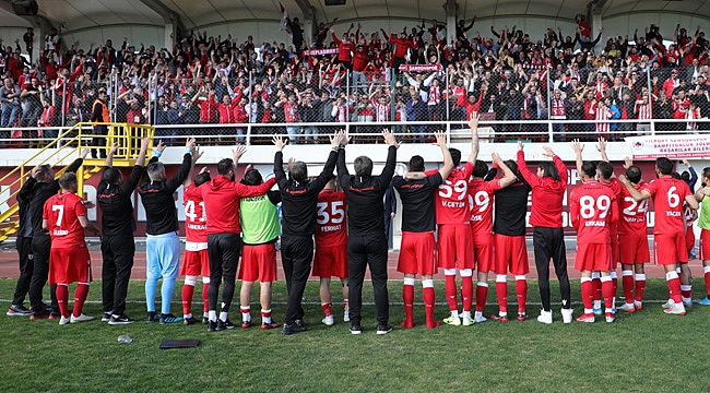 Taraftar tribünleri özledi