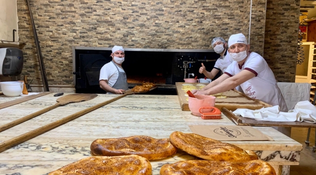 Asırlık tahinli pide sofralarda yerini alıyor