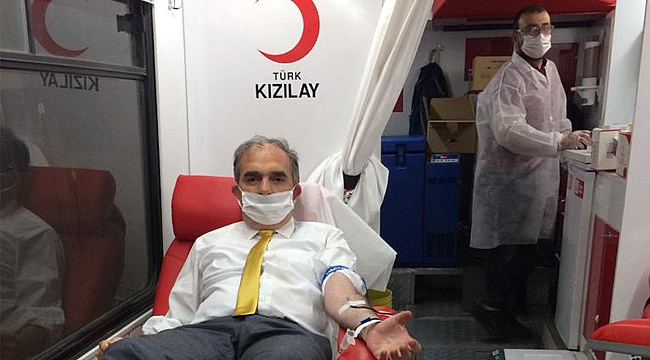 İYİ PARTİLİLER KAN VERDİ