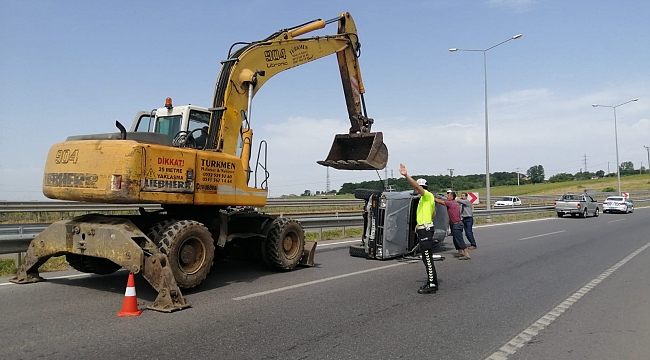 Kamyonet sürücüsü yaralandı
