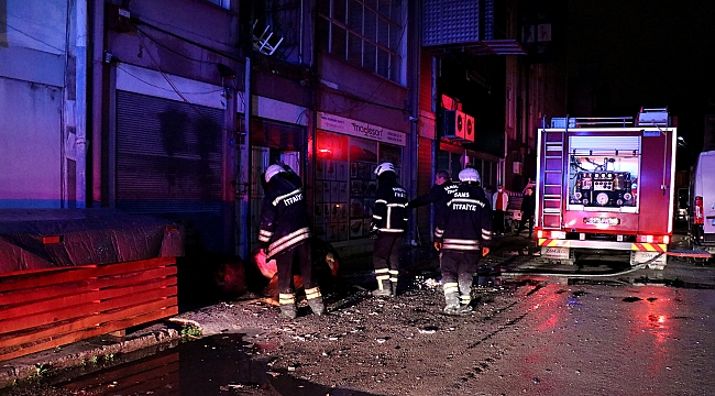 Mobilya imalathanesinde yangın